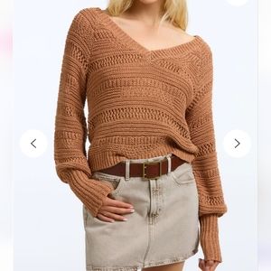 525 America Safe Crochet V Neck (NWT)